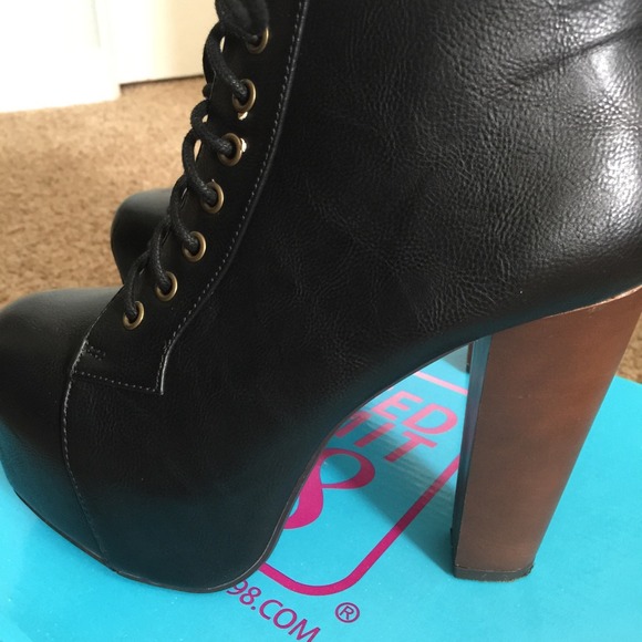 Booties Platform Style - Picture 1 of 4
