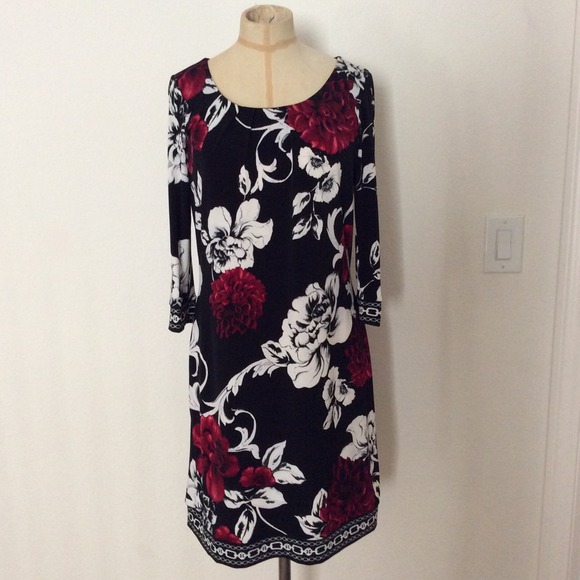 WHITE HOUSE BLACK MARKET