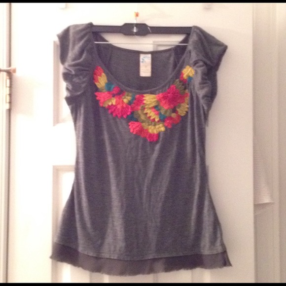 Beautiful anthropologie top!
