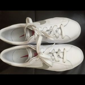 Nike tennis shoes