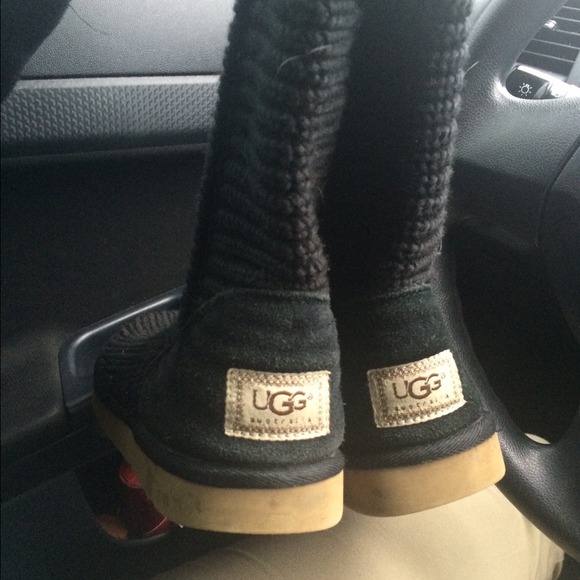 Black knit uggs - Picture 4 of 4