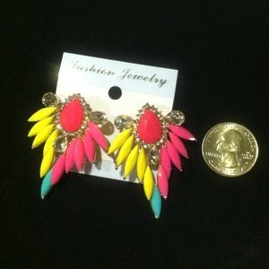 🆕 Statement Earrings