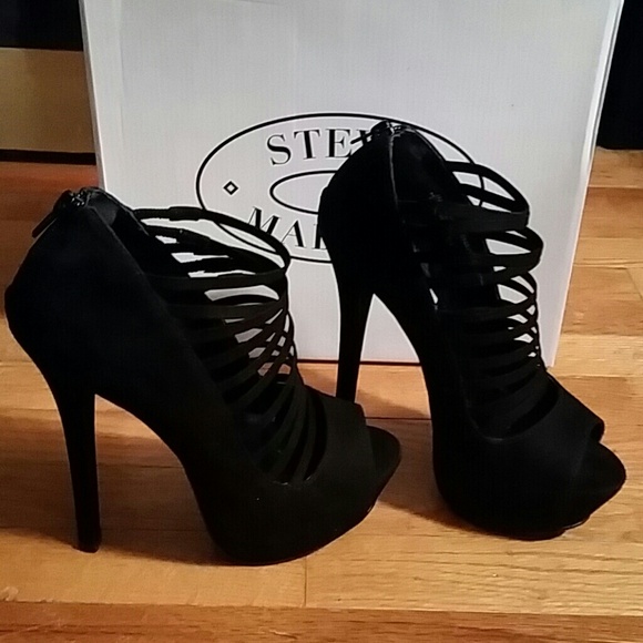 Steve Madden 'Shaykin' Black Suede Heels - Picture 3 of 4