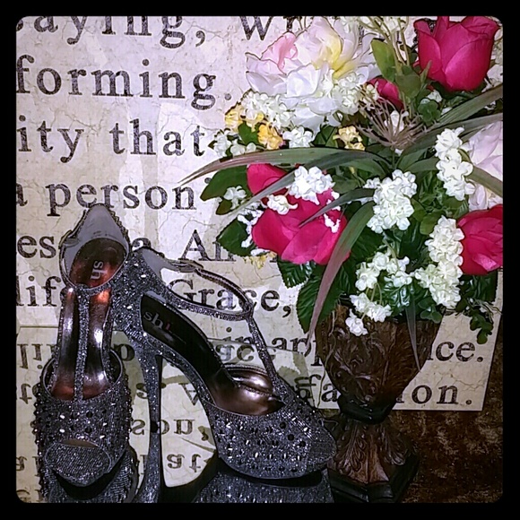 (Price Reduced) Dazzling T-Strap Pumps
