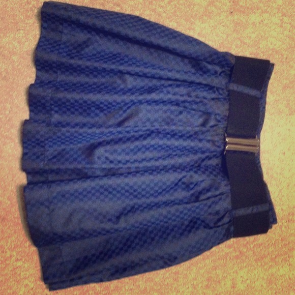 Cute black and blue skirt with black belt!!(: