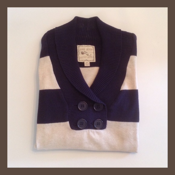 Navy & Beige Sweater. - Picture 2 of 4