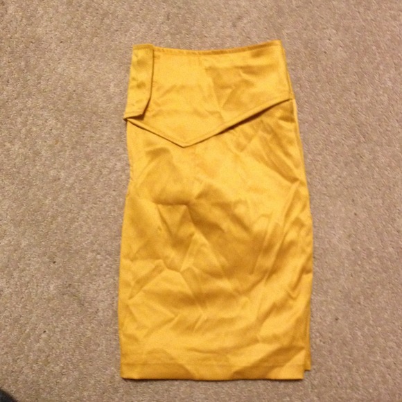 Cute fancy mustard yellow skirt!(: