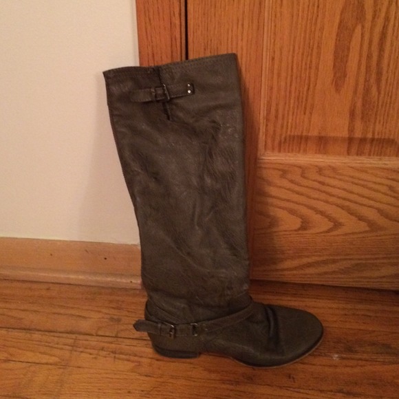 Grey boots!