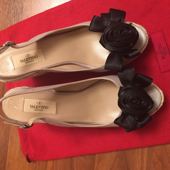 Valentino year round satin bow wedges - Picture 3 of 3