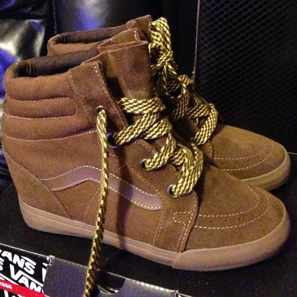 Women's Sz 8.5 Vans Sk8-Hi Wedge