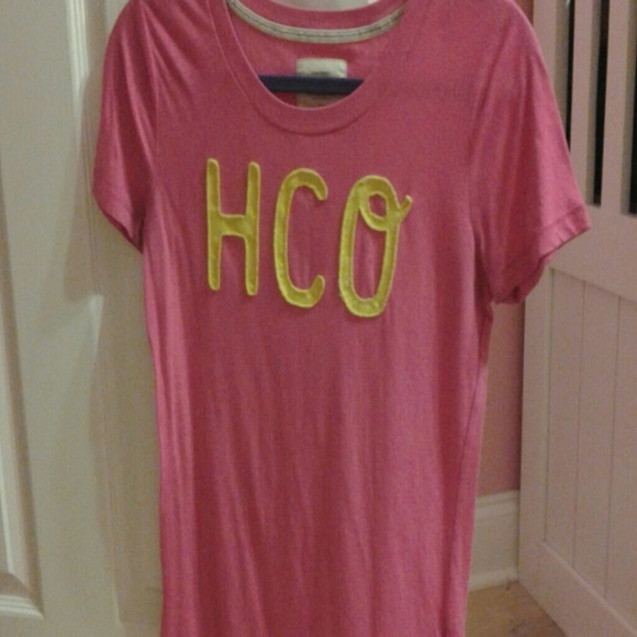Hollister pink and yellow t shirt