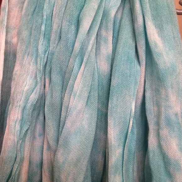 Pretty scarf! - Picture 2 of 2