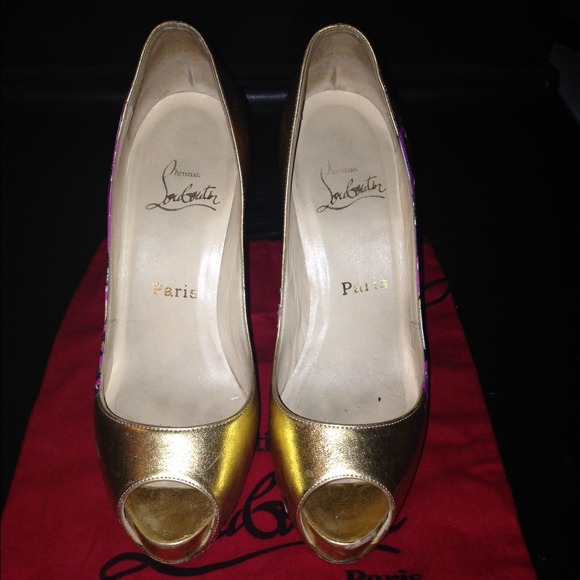 Shoes - Picture 2 of 4