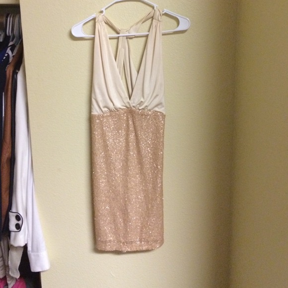 Low cut body com dress