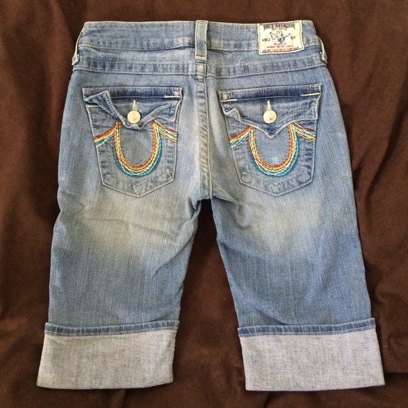 🔴SOLD🔴 True Religion Knee Length Denim Shorts - Picture 1 of 4