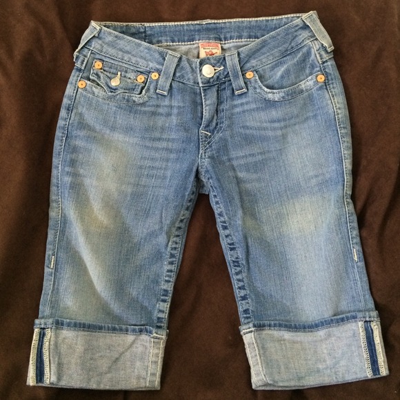 🔴SOLD🔴 True Religion Knee Length Denim Shorts - Picture 2 of 4
