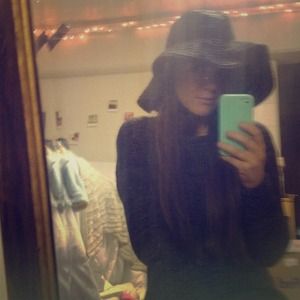 Oversized black straw floppy hat :)