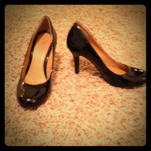 Black shoes. Pumps
