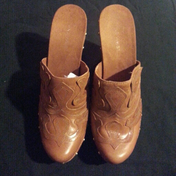 clogs
