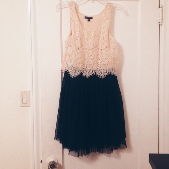 💖 CREAM AND BLACK LACE DRESS 💖