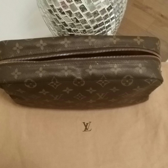 AUTHENTIC LOUIS VUITTON TROUSSE/COSMETIC - Picture 2 of 4