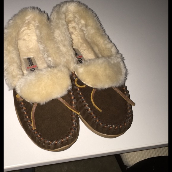Slipper moccasins