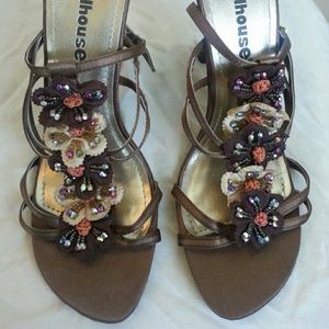 Absolutely adorable boho heels