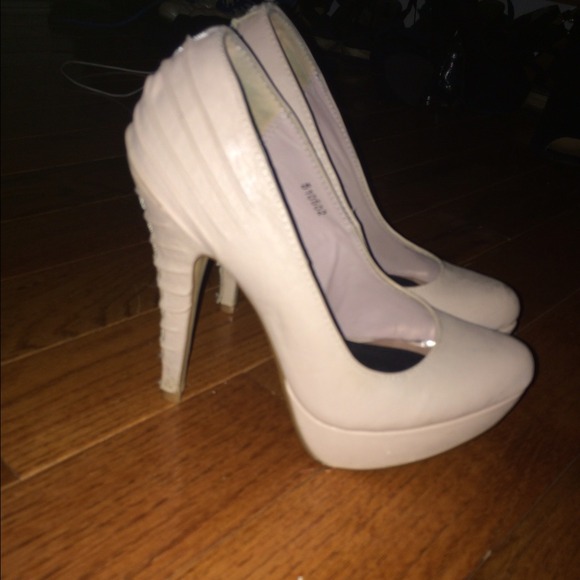 Gorgeous shoes - Picture 3 of 4