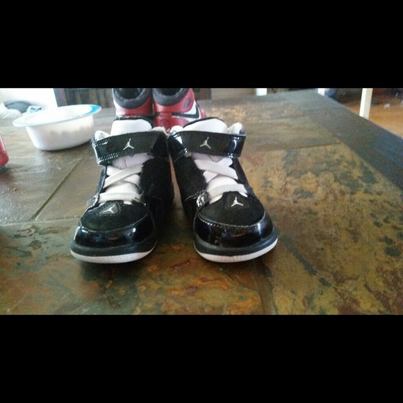 5c Jordans (not sure what series) - Picture 2 of 4