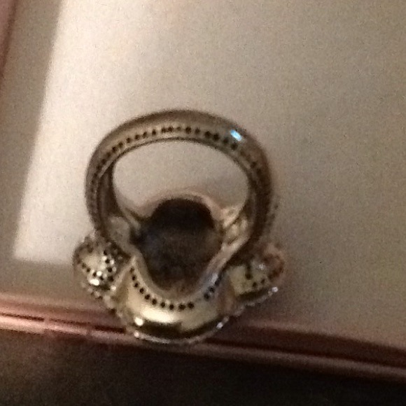 Ring - Picture 3 of 3