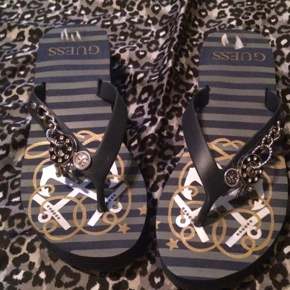 Guess flip flops