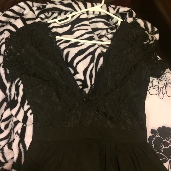 Aleena eyelash lace plunge neck puffball minidress