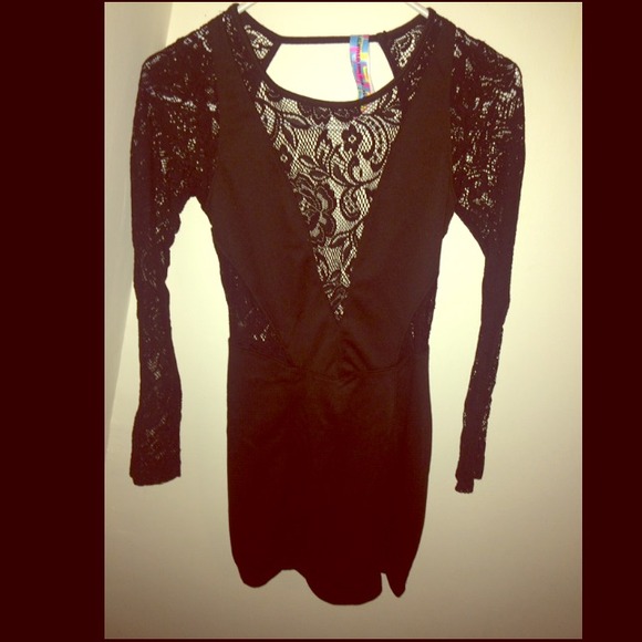 Long sleeve laced dress (Brand New)