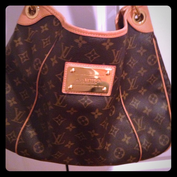 Beautiful Louis Vuitton, hardly used! Just SOLD