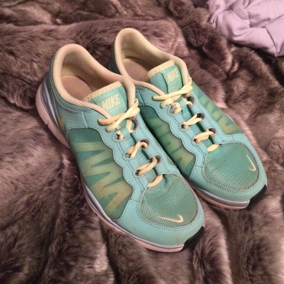 Mint Nike Training Shoes Size 6.5 Women's