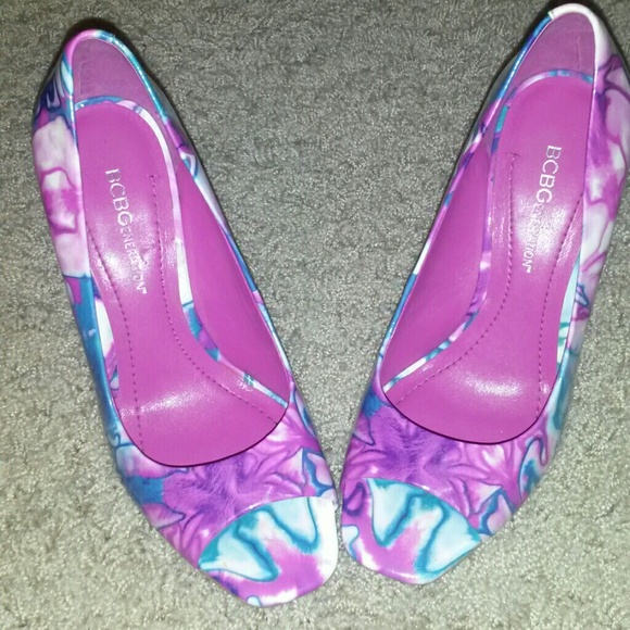 BCBG heels