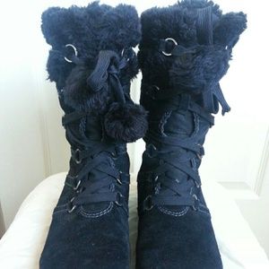 Black suede winter boots