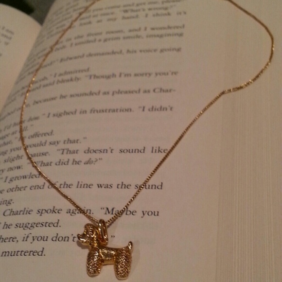 Short gold poodle necklace