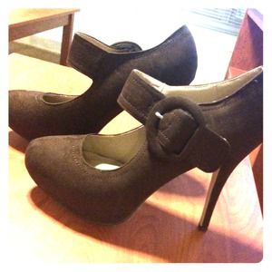 Never worn! Brown Vegan Suede Shoes w/Sole Cushion