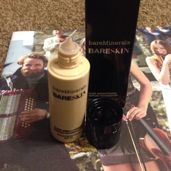 BNIB bare skin serum foundation +brush