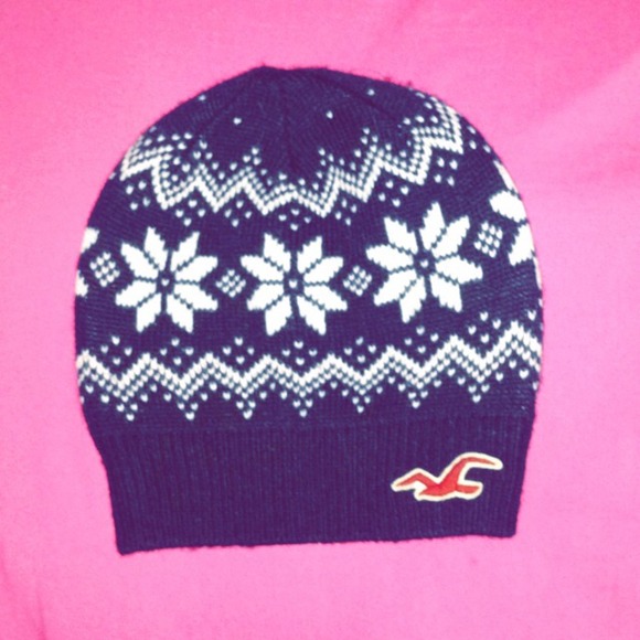 $7 for today! Hollister beanie-great Xmas gift!🎄
