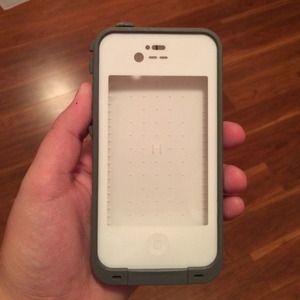 iPhone 4/4s White Lifeproof Case