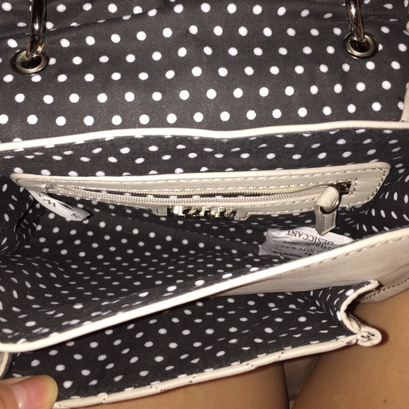 Purse - Picture 4 of 4