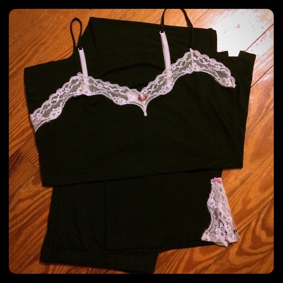 Pajamas Victoria's Secret size L