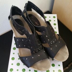 Earthies black wedge sandal