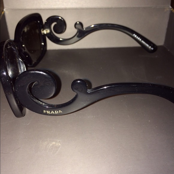 ⚫️PRADA SUNGLASSES⚫️ - Picture 2 of 4