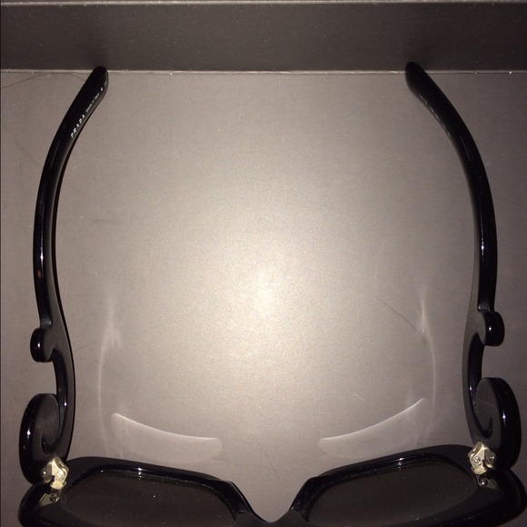 ⚫️PRADA SUNGLASSES⚫️ - Picture 4 of 4