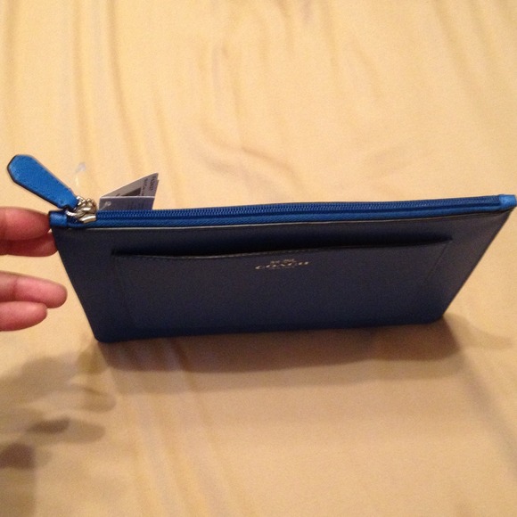 🚫🚫🚫SOLD🚫🚫🚫Coach pouch/clutch - Picture 2 of 4