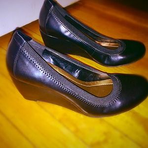 BCBG Paris Black Leather Wedge Pump. Like New/ 6.5