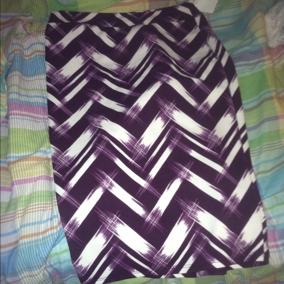 Charlotte Russe purple abstract pencil skirt